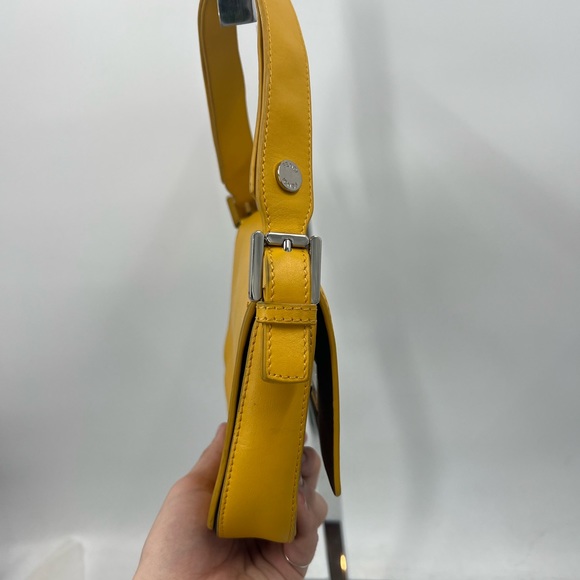 💛SOLD💛Fendi Pochette - Picture 3 of 12